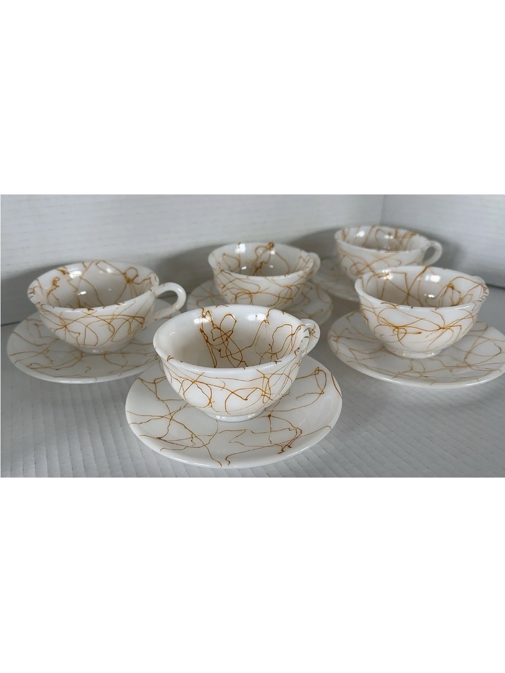 Hazel Atlas White Glass Butterscotch Drizzle String Cup (5) & (5) Saucers - Picture 2 of 9
